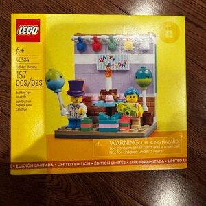 LEGO Birthday Celebration Set- limited edition birthday diorama 157 pieces